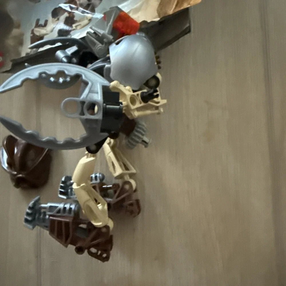 Lego Bionicle TOA POHATU NUVA 8568 Incomplete Figure Includes manual